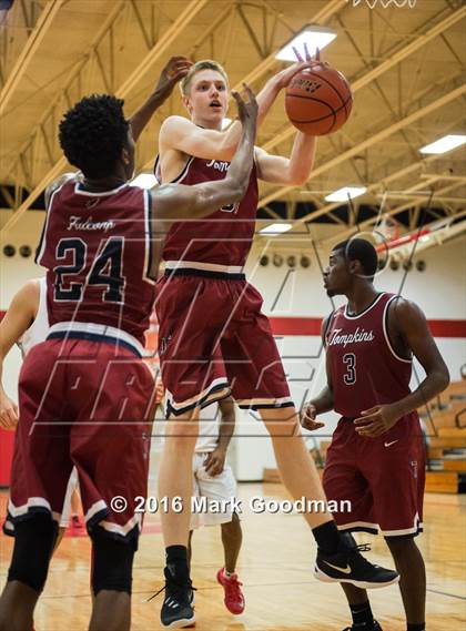 Thumbnail 2 in Katy Tigers vs Tompkins photogallery.