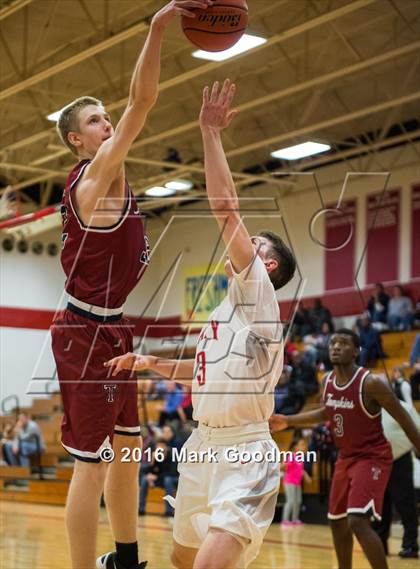 Thumbnail 3 in Katy Tigers vs Tompkins photogallery.