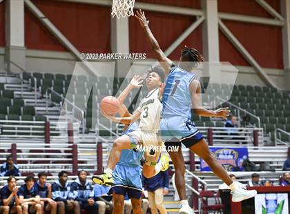 Thumbnail 1 in Archbishop Shaw vs Northshore (Allstate Sugar Bowl National Prep Classic) photogallery.