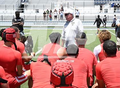 Thumbnail 1 in Mater Dei vs. Carlsbad (Brave 8 Invitational) photogallery.