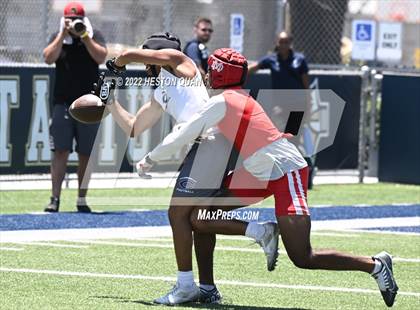 Thumbnail 2 in Mater Dei vs. Carlsbad (Brave 8 Invitational) photogallery.