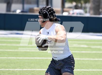 Thumbnail 2 in Mater Dei vs. Carlsbad (Brave 8 Invitational) photogallery.