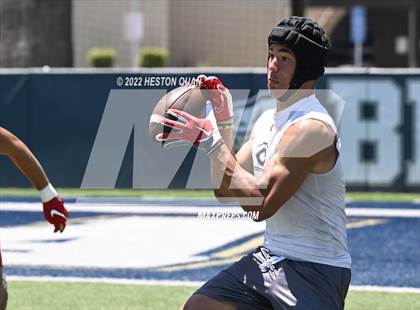 Thumbnail 2 in Mater Dei vs. Carlsbad (Brave 8 Invitational) photogallery.
