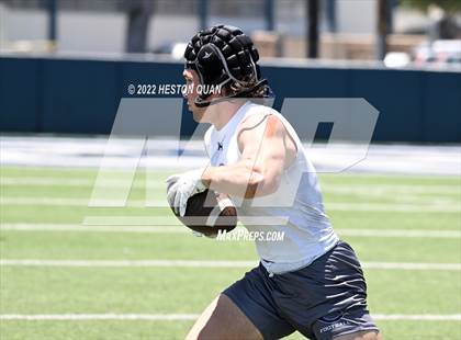 Thumbnail 3 in Mater Dei vs. Carlsbad (Brave 8 Invitational) photogallery.