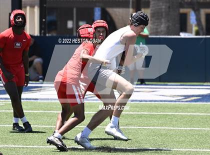 Thumbnail 1 in Mater Dei vs. Carlsbad (Brave 8 Invitational) photogallery.