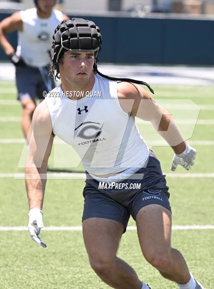 Thumbnail 2 in Mater Dei vs. Carlsbad (Brave 8 Invitational) photogallery.