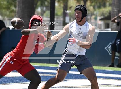 Thumbnail 2 in Mater Dei vs. Carlsbad (Brave 8 Invitational) photogallery.