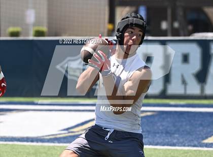 Thumbnail 1 in Mater Dei vs. Carlsbad (Brave 8 Invitational) photogallery.