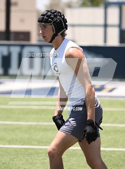 Thumbnail 2 in Mater Dei vs. Carlsbad (Brave 8 Invitational) photogallery.