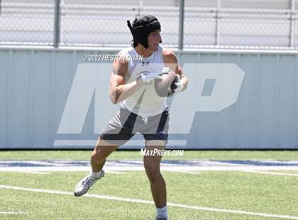 Thumbnail 1 in Mater Dei vs. Carlsbad (Brave 8 Invitational) photogallery.