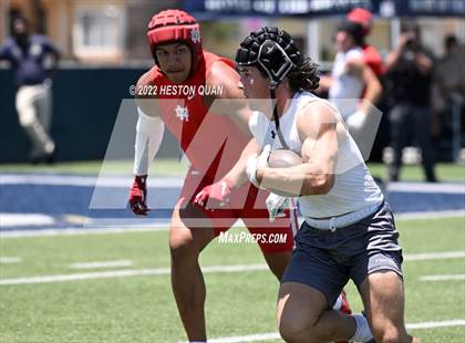Thumbnail 2 in Mater Dei vs. Carlsbad (Brave 8 Invitational) photogallery.