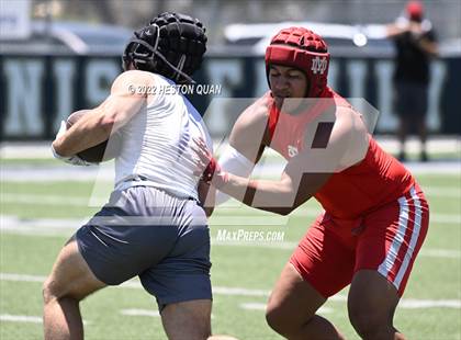 Thumbnail 1 in Mater Dei vs. Carlsbad (Brave 8 Invitational) photogallery.