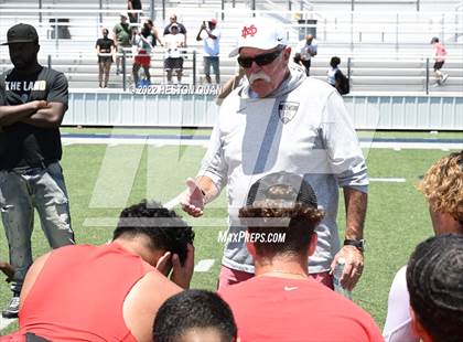 Thumbnail 3 in Mater Dei vs. Carlsbad (Brave 8 Invitational) photogallery.