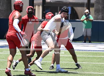 Thumbnail 1 in Mater Dei vs. Carlsbad (Brave 8 Invitational) photogallery.