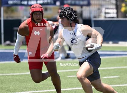Thumbnail 2 in Mater Dei vs. Carlsbad (Brave 8 Invitational) photogallery.