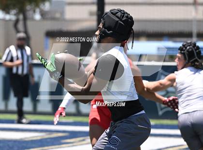 Thumbnail 2 in Mater Dei vs. Carlsbad (Brave 8 Invitational) photogallery.