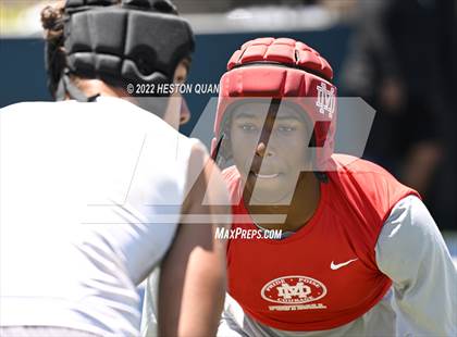 Thumbnail 1 in Mater Dei vs. Carlsbad (Brave 8 Invitational) photogallery.