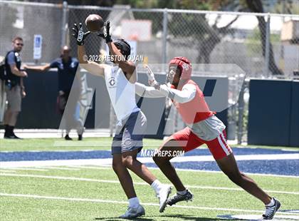 Thumbnail 3 in Mater Dei vs. Carlsbad (Brave 8 Invitational) photogallery.