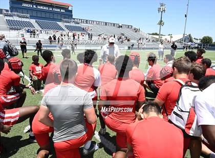 Thumbnail 2 in Mater Dei vs. Carlsbad (Brave 8 Invitational) photogallery.