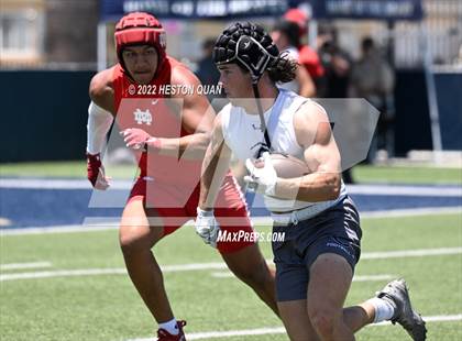 Thumbnail 1 in Mater Dei vs. Carlsbad (Brave 8 Invitational) photogallery.