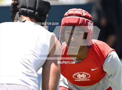 Thumbnail 2 in Mater Dei vs. Carlsbad (Brave 8 Invitational) photogallery.