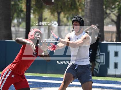 Thumbnail 1 in Mater Dei vs. Carlsbad (Brave 8 Invitational) photogallery.