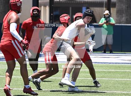 Thumbnail 3 in Mater Dei vs. Carlsbad (Brave 8 Invitational) photogallery.