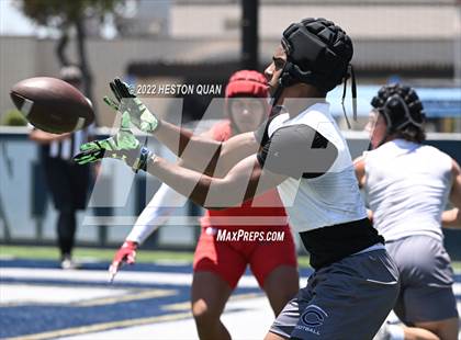 Thumbnail 1 in Mater Dei vs. Carlsbad (Brave 8 Invitational) photogallery.