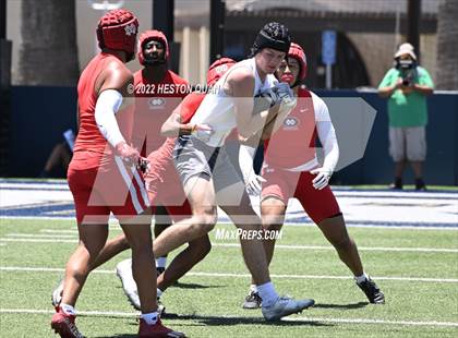 Thumbnail 2 in Mater Dei vs. Carlsbad (Brave 8 Invitational) photogallery.
