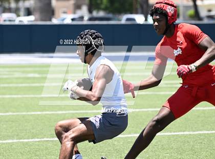 Thumbnail 1 in Mater Dei vs. Carlsbad (Brave 8 Invitational) photogallery.