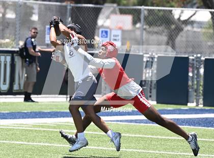 Thumbnail 2 in Mater Dei vs. Carlsbad (Brave 8 Invitational) photogallery.
