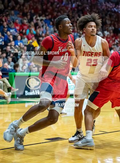 Thumbnail 1 in Kokomo vs. Fishers (IHSAA 4A Regional 3 Championship) photogallery.