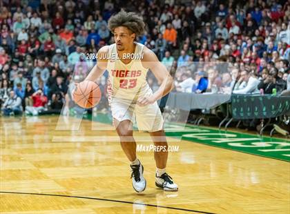 Thumbnail 3 in Kokomo vs. Fishers (IHSAA 4A Regional 3 Championship) photogallery.