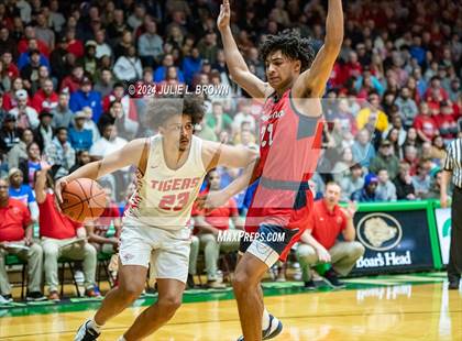Thumbnail 3 in Kokomo vs. Fishers (IHSAA 4A Regional 3 Championship) photogallery.