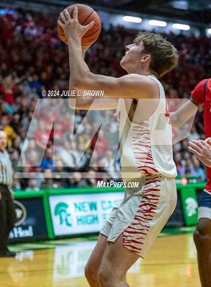 Thumbnail 3 in Kokomo vs. Fishers (IHSAA 4A Regional 3 Championship) photogallery.