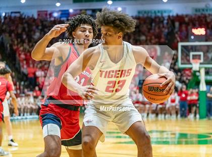 Thumbnail 3 in Kokomo vs. Fishers (IHSAA 4A Regional 3 Championship) photogallery.