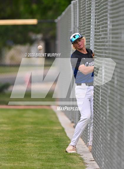 Thumbnail 1 in Coal Ridge vs. Resurrection Christian (CHSAA 3A Third Round Consolation) photogallery.