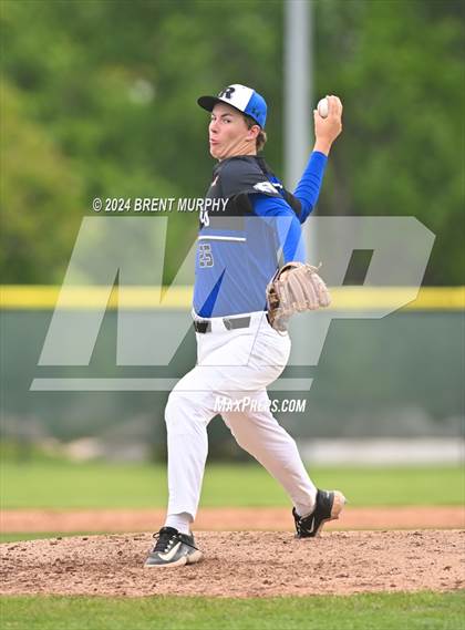 Thumbnail 2 in Coal Ridge vs. Resurrection Christian (CHSAA 3A Third Round Consolation) photogallery.