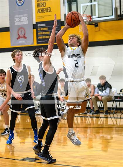 Thumbnail 3 in Genesee Christian @ Everest Collegiate photogallery.