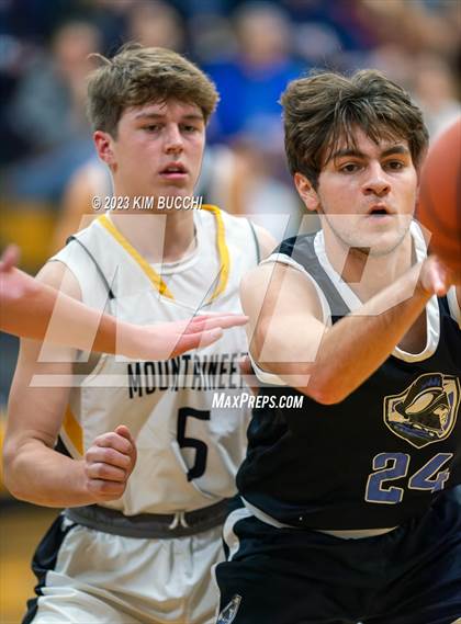 Thumbnail 2 in Genesee Christian @ Everest Collegiate photogallery.