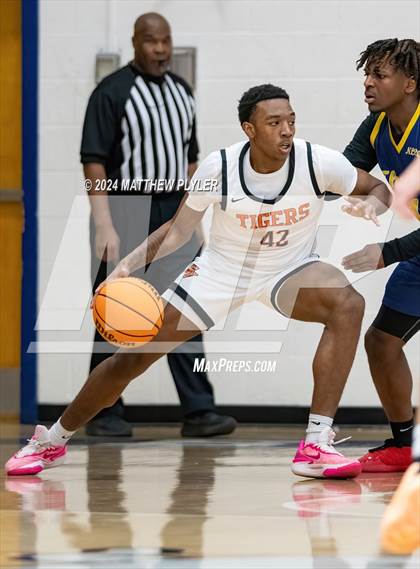 Thumbnail 3 in South View vs. New Life Christian Academy (MLK Dream Jam 2024) photogallery.