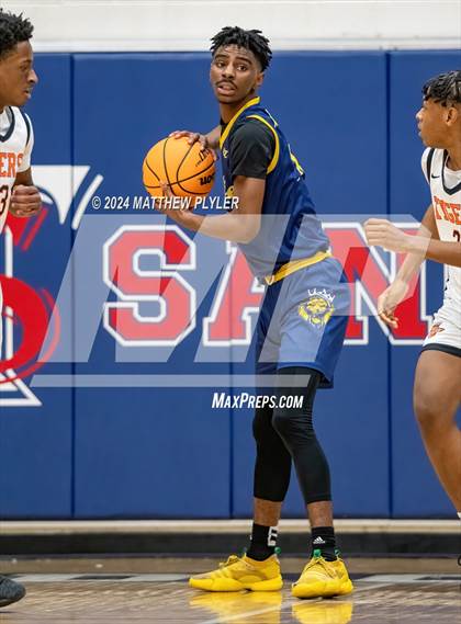 Thumbnail 2 in South View vs. New Life Christian Academy (MLK Dream Jam 2024) photogallery.