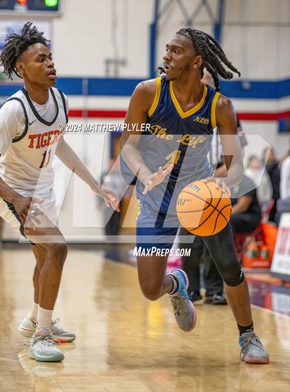 Thumbnail 1 in South View vs. New Life Christian Academy (MLK Dream Jam 2024) photogallery.