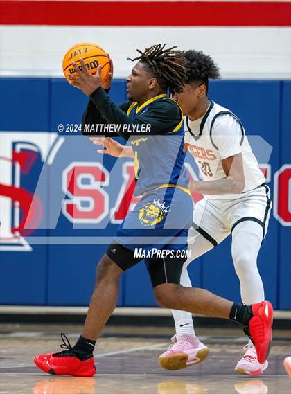 Thumbnail 3 in South View vs. New Life Christian Academy (MLK Dream Jam 2024) photogallery.