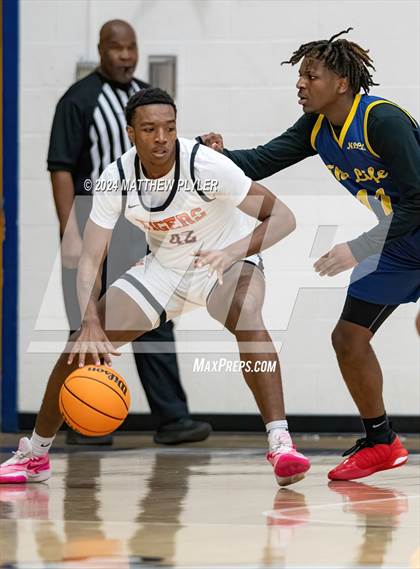 Thumbnail 2 in South View vs. New Life Christian Academy (MLK Dream Jam 2024) photogallery.