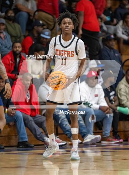 Thumbnail 2 in South View vs. New Life Christian Academy (MLK Dream Jam 2024) photogallery.