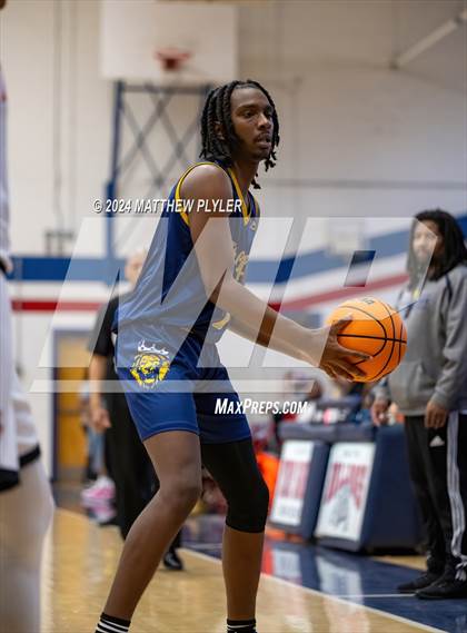 Thumbnail 2 in South View vs. New Life Christian Academy (MLK Dream Jam 2024) photogallery.