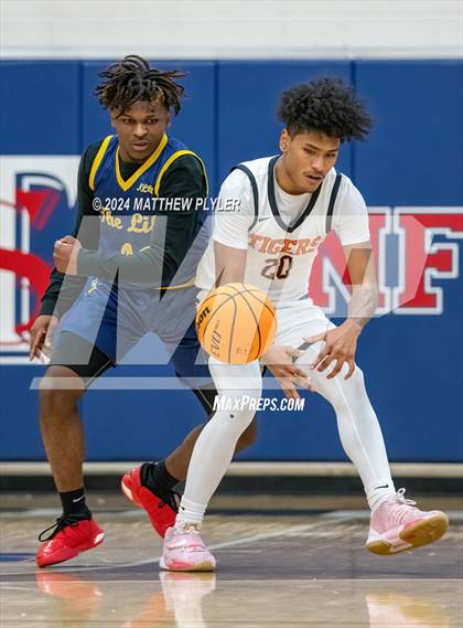 Thumbnail 3 in South View vs. New Life Christian Academy (MLK Dream Jam 2024) photogallery.