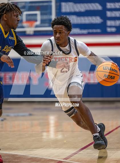 Thumbnail 3 in South View vs. New Life Christian Academy (MLK Dream Jam 2024) photogallery.