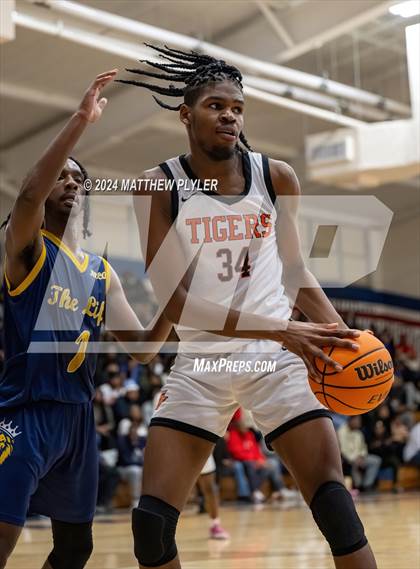 Thumbnail 2 in South View vs. New Life Christian Academy (MLK Dream Jam 2024) photogallery.